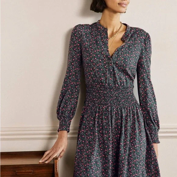 NWT Boden Smocked Jersey Shirt Dress Navy Strawberry Print (size 14) - Picture 5 of 15